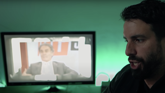 Azzaro le salió al cruce de Ruggeri y le pegó fuerte