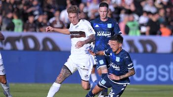Racing pierde con Platense en un partido clave para la continuidad de Fernando Gago. Racing pierde con Platense en un partido clave para la continuidad de Fernando Gago.