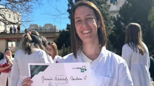 Quedó atrapada en un colectivo por la mochila y murió: los desgarradores mensajes de sus papás