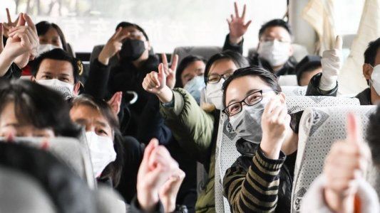 Ciudadanos chinos por el mundo quieren regresar ahora a su país, que lleva dos días sin casos autóctonos