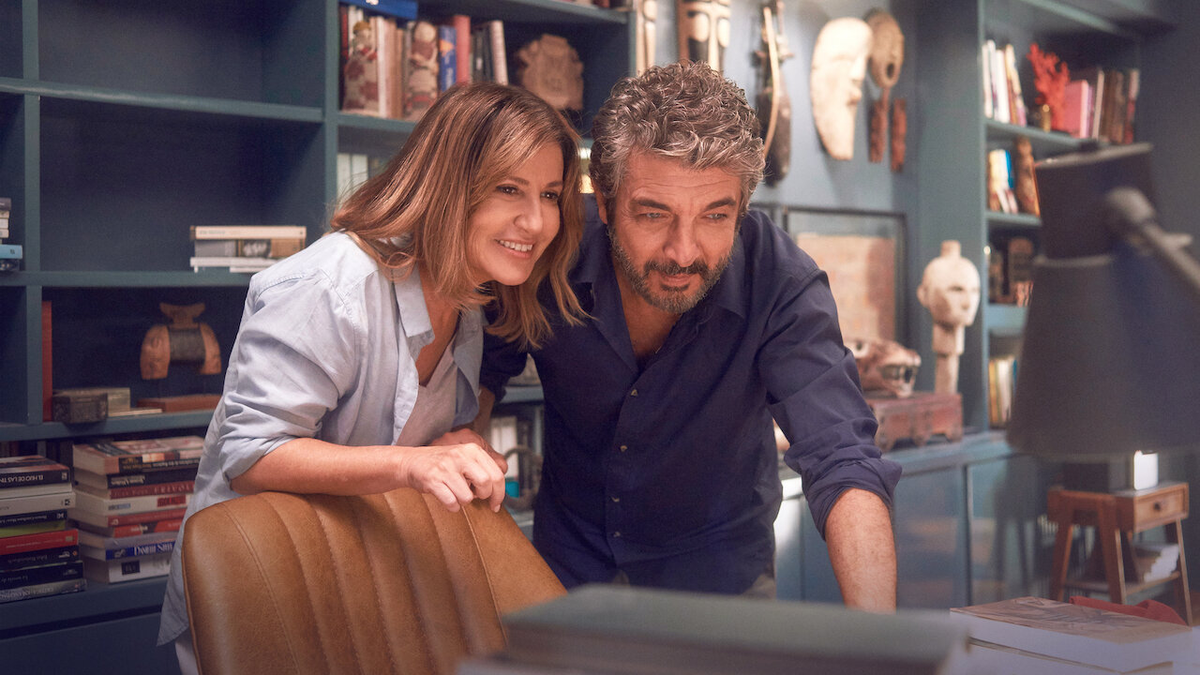 Ricardo Dar&iacute;n y Mercedes Mor&aacute;n brillan en esta comedia rom&aacute;ntica argentina sobre el amor y la segunda oportunidad. Foto: Netflix.