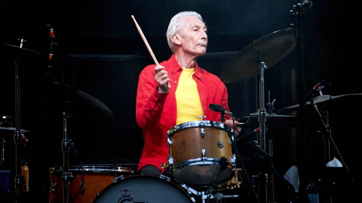 Charlie Watts falleció hoy a los 80 años.