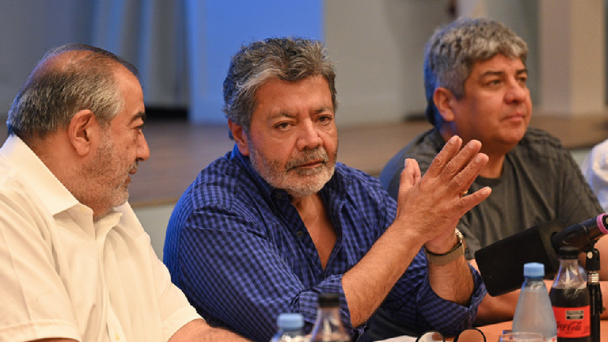CGT alertó que no se quedará de brazos cruzados ante medidas económicas de Luis Caputo. (Foto: Télam)