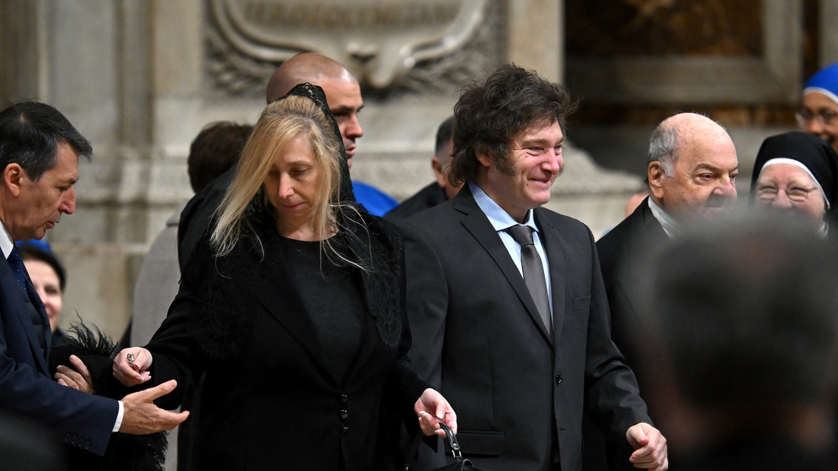 El presidente de Argentina, Javier Milei , junto a su hermana Karina Elizabeth Milei. (Foto: T&eacute;lam)