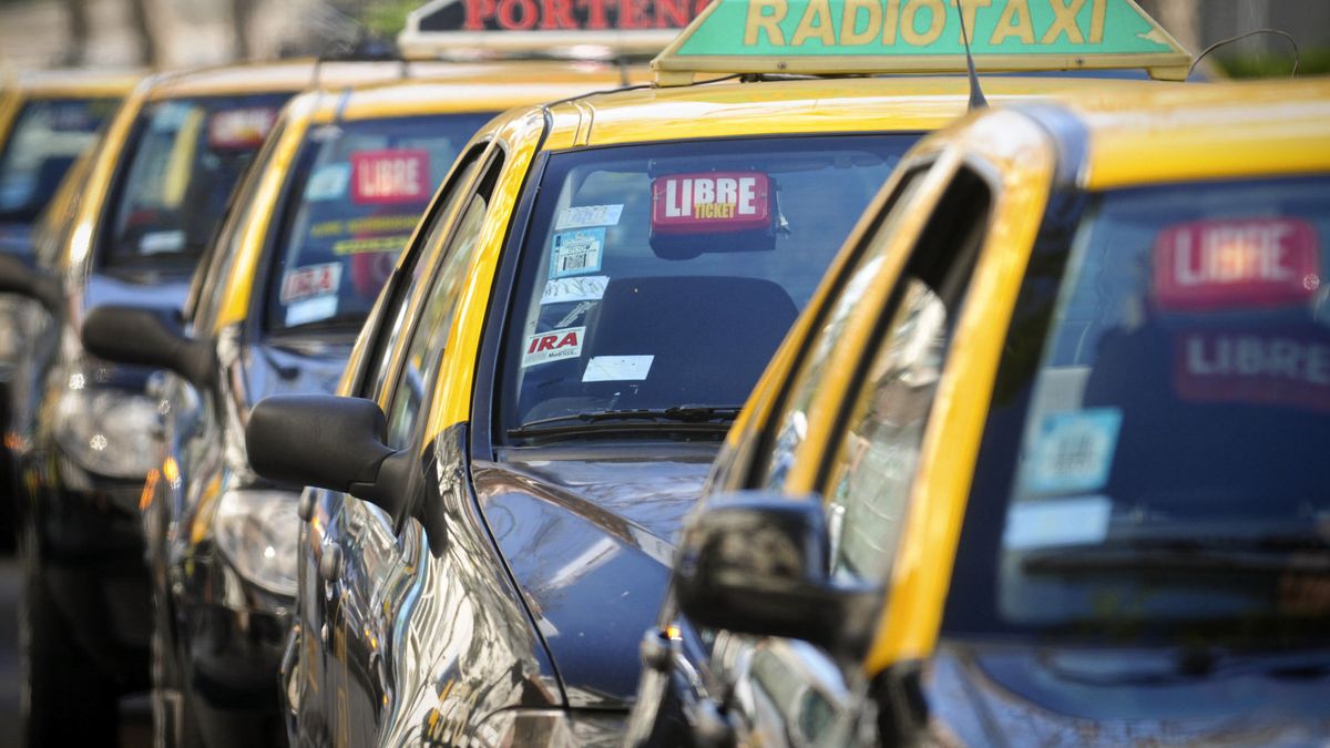 Aumentará el servicio de taxis en Capital. (Foto: Telam).