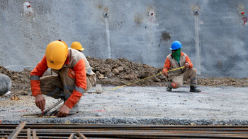 Reforma: Obligarán a todos los empleados a trabajar 42 horas por semana