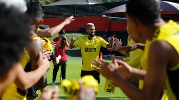 Arturo Vidal ya se entrenó en Flamengo. Arturo Vidal ya se entrenó en Flamengo.