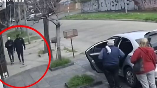 Brutal robo a una pareja de jubilados: les gatillaron en la cara