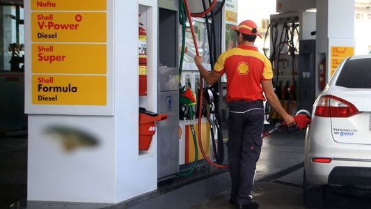 Combustibles: Shell dispuso un aumento del 9% y Axion analiza una medida similar