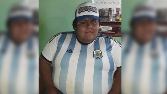 Quién es El Pin, el artista callejero más querido en las redes sociales