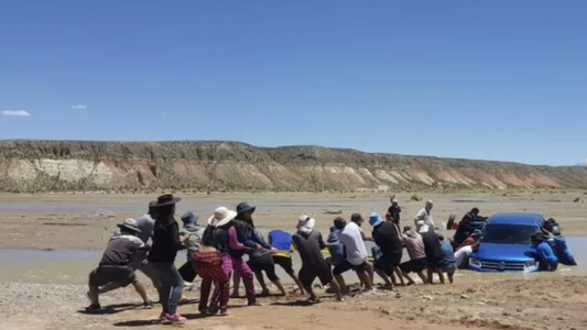 Jujuy: murió una mujer en su camioneta tras ser arrastrada por la crecida de un río