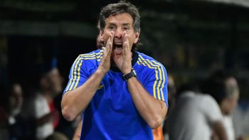 Úbeda explicó su único cambio y respondió a los silbidos de los hinchas de Boca tras el clásico