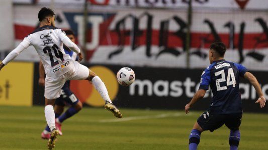 Vélez no aprovechó su momento y perdió 3-1 contra la Liga de Quito en la altura