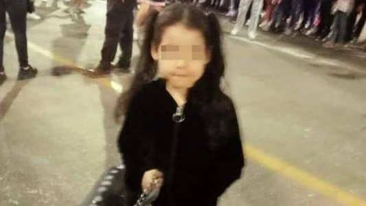 Fingieron que su hija de 7 años había desaparecido pero lo que encontró la policía es aterrador