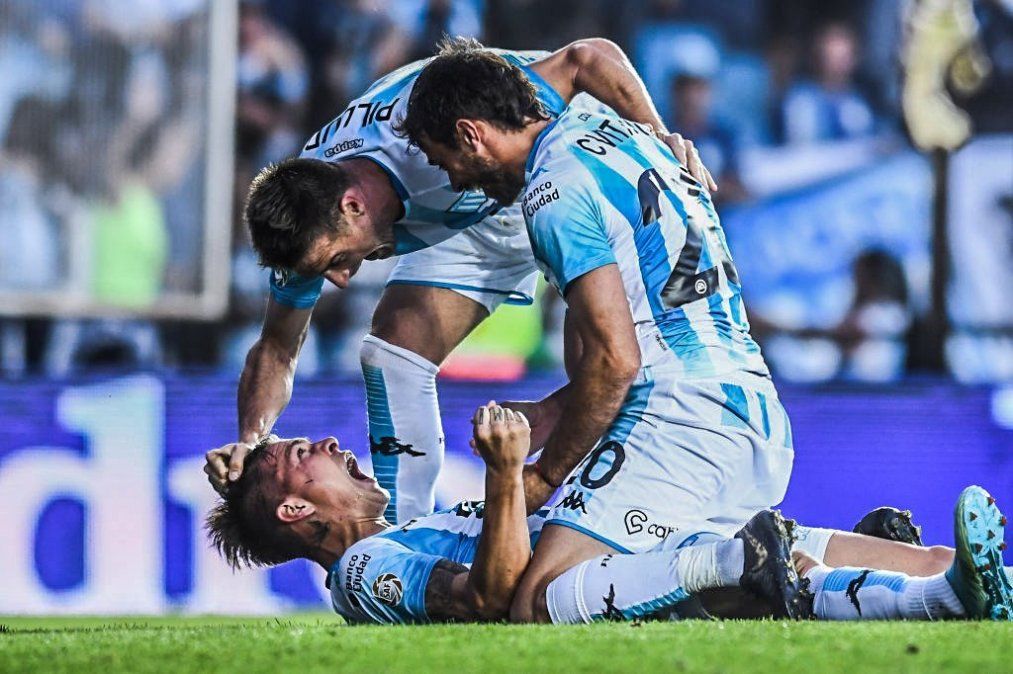 Racing no jugó bien, pero le ganó 1-0 a Huracán con gol de Reniero y se acerca a la punta de la Superliga