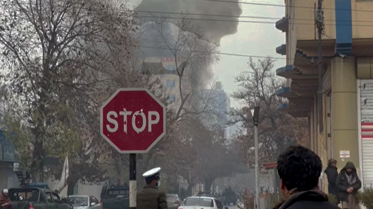 explosión en un hotel de la zona comercial de Kabul