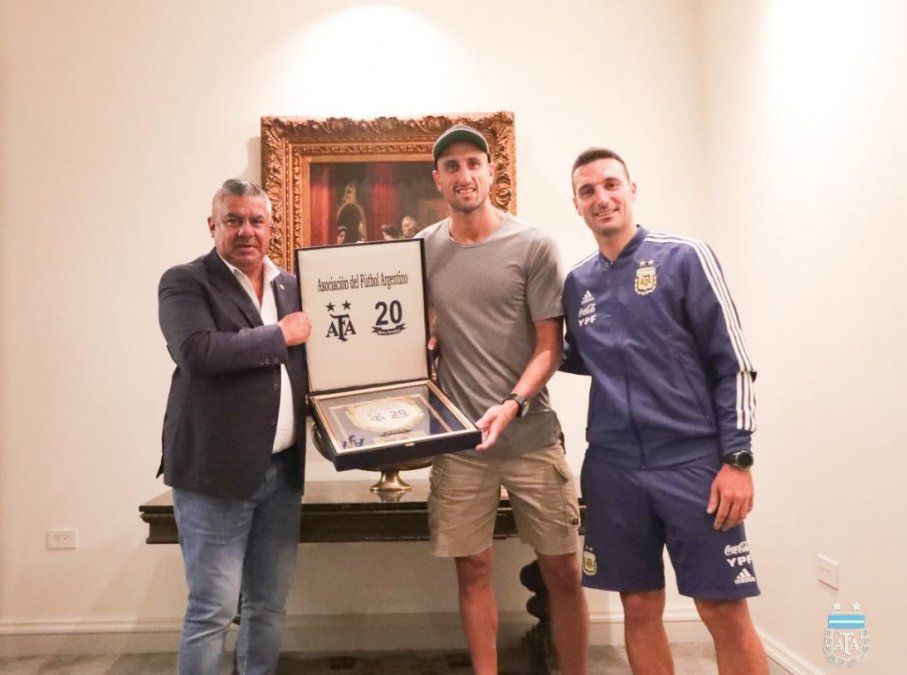 Manu Ginóbili pasó a visitar a la Selección Argentina en San Antonio antes del amistoso ante México