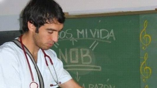 Es médico cirujano pero los fines de semana no puede largar la pasión que mamó de chico en el carrito