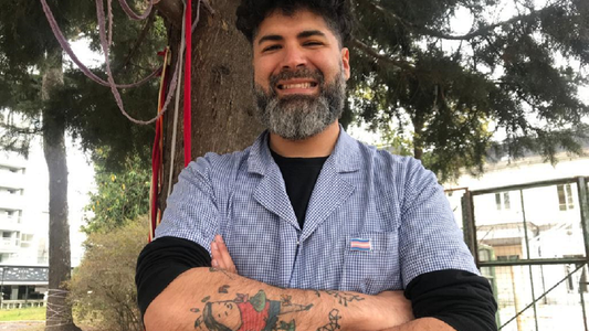 De la ESI a las infancias trans, la incansable lucha de un docente de jardín en el Día del Maestro.