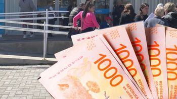 ANSES: Cuáles son los cuatro grupos que COBRAN BONO de hasta $68.000 esta semana