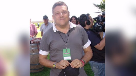 Ninguna joda para Tinelli: el Dr. Labonia salvó una vida en pleno vuelo