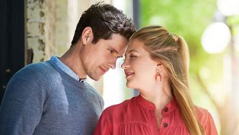Furor en Netflix por su nueva comedia romántica que ya está entre las películas más vistas