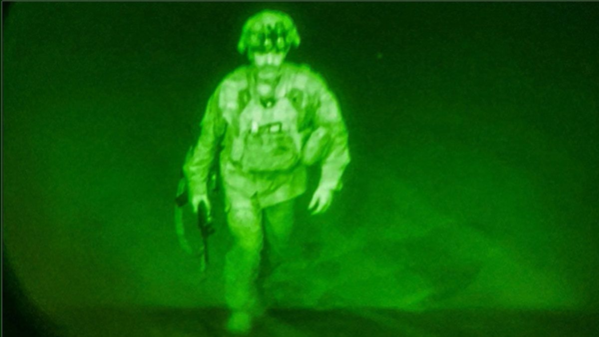 El comandante Chris Donahue, el último militar norteamericano en abandonar Afganistán ( Foto: Cuenta de Twitter del U.S. Command)
