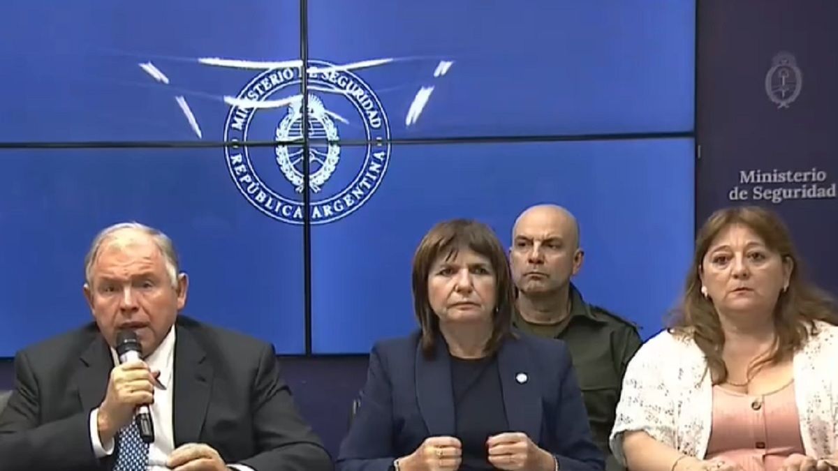 Bullrich y Werthein realizaron una conferencia de prensa junto a los familiares de Nahuel Gallo.&nbsp;