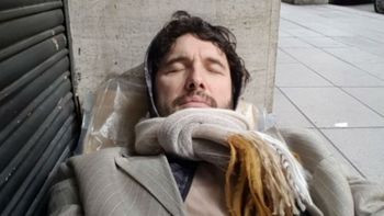 El costado solidario de Ergün Demir con la gente en situación de calle