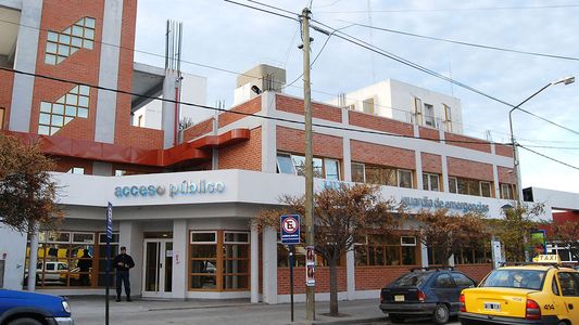 Una mamá discutió con su hijo de 8 años y le tiró una bolsa con un cuchillo: el triste final