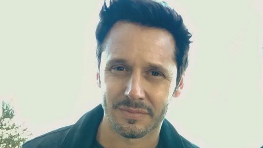 El cambio de imagen de Benjamín Vicuña para su personaje en una serie de España