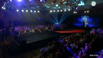 Nuevamente juntos es la Mejor revista pero fue abucheada porque no había nadie de la obra