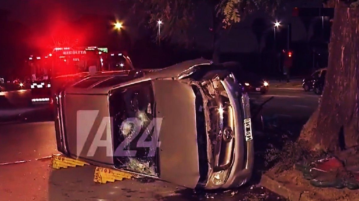 Impactante choque. Así quedó la camioneta.&nbsp;