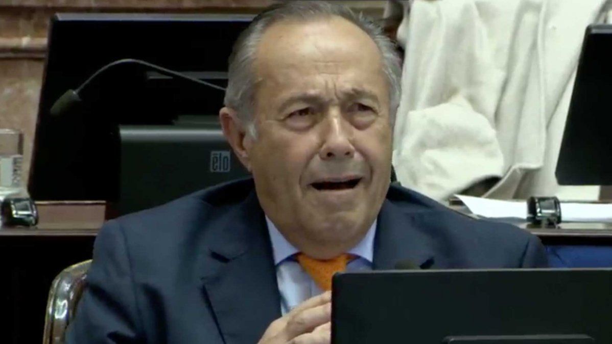 Continúa la lucha fraterna en San Luis: desafiliaron del PJ a Adolfo Rodríguez Saá