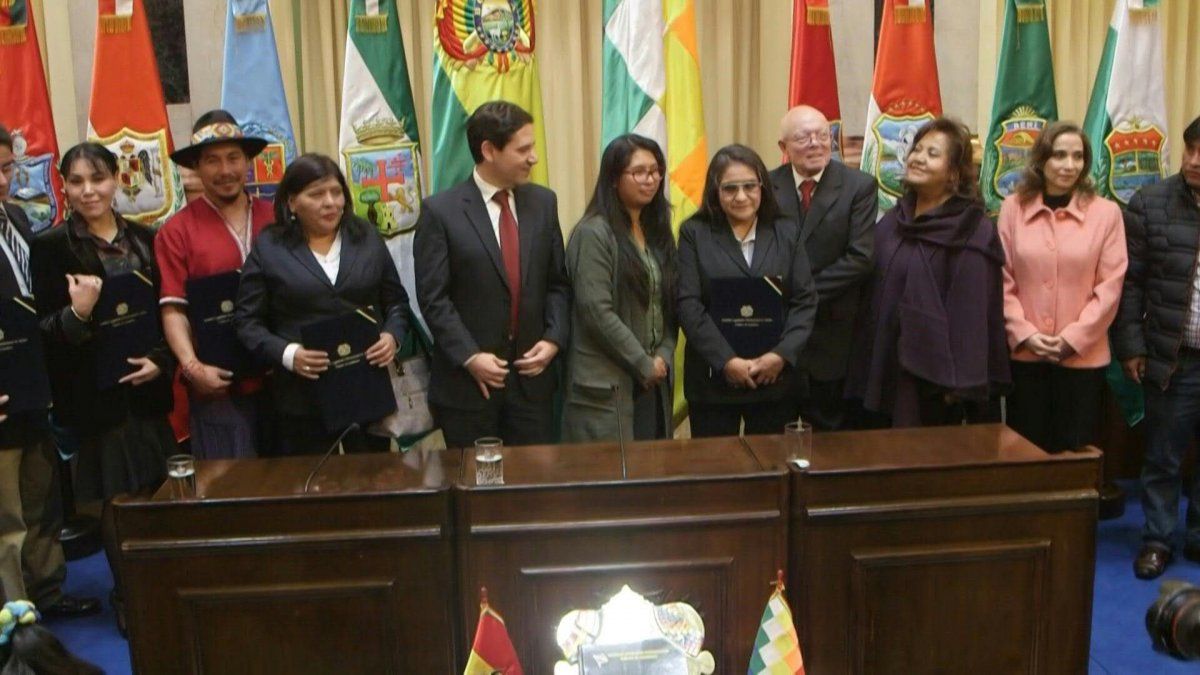 El 3 de mayo serán las elecciones presidenciales en Bolivia
