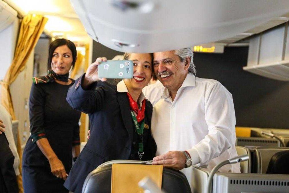 El Presidente llegó al país después de su primera salida de la Argentina