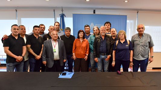 Tras el reclamo de Cristina Kirchner, el Gobierno debate con gremios qué hacer con el bono de fin de año