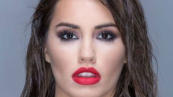 Lali Espósito se incorpora a una serie y se pone las plumas como vedette