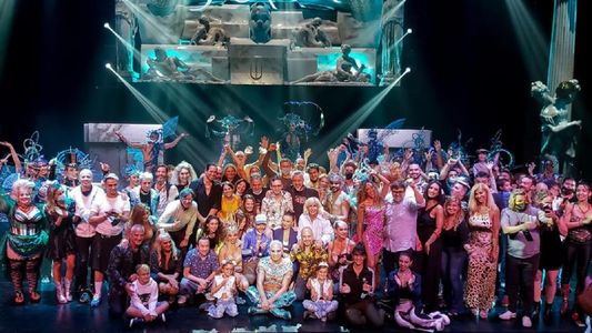 Flavio Mendoza reunió a todos los elencos de Carlos Paz en el escenario de Stravaganza