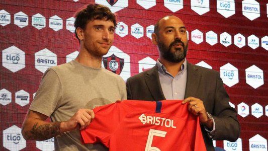 Amorebieta: Holan le dijo a mi agente que yo iba a ser el jardinero mejor pago de Argentina