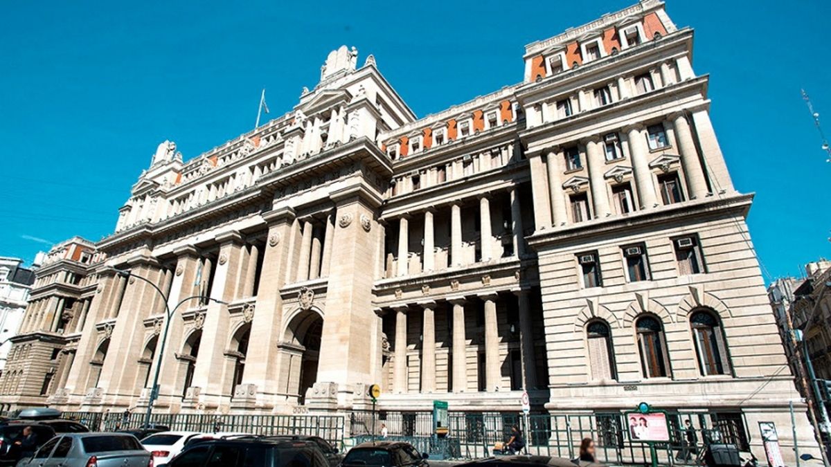 Trabajadores judiciales pararan contra el Impuesto a las Ganancias (Foto: Télam).