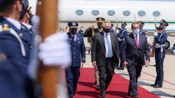 Alberto busca estrechar lazos con Chile: reuniones con políticos y empresarios en busca de inversiones y exportaciones