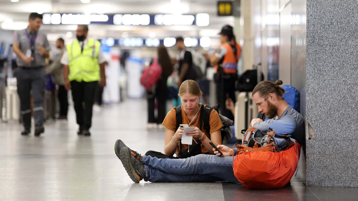 Comienza a normalizarse la operación en el aeroparque metropolitano. (Foto: NA)