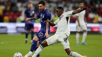 En su último amistoso antes del Mundial, Argentina aplastó a Emiratos Árabes y lo goleó 5-0 con doblete de Di María