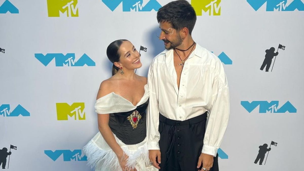 Evaluna Montaner y Camilo Echeverry hace unos d&iacute;as en la entrega de los MTV VMAs 2022 en Nueva York.