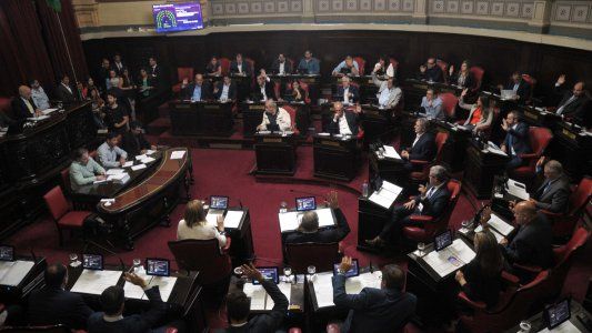 Con el respaldo de la oposición, Vidal logró la aprobación del Presupuesto y un endeudamiento por $ 68.500 millones