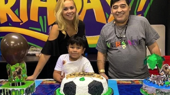 Diegociraptor: ¡Mirá cómo se disfrazó Maradona para celebrar los 6 años de Dieguito!