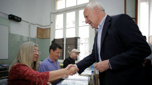 Tras ser el primero en votar, Lavagna alertó por lo que pueda ocurrir este lunes con la economía