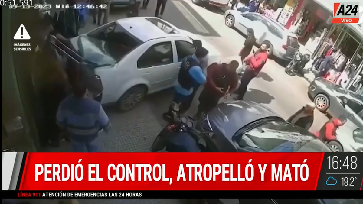 Accidente fatal en Floresta que le costó la vida a una mujer. (Foto: captura A24)