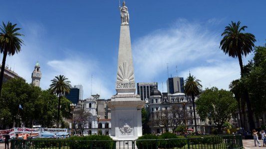 Macron preguntó por la ronda de los jueves de las Madres de Plaza de Mayo